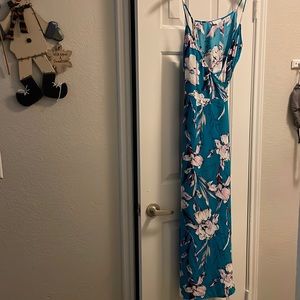 Leith wrap around teal dress. Very pretty. Size Large.